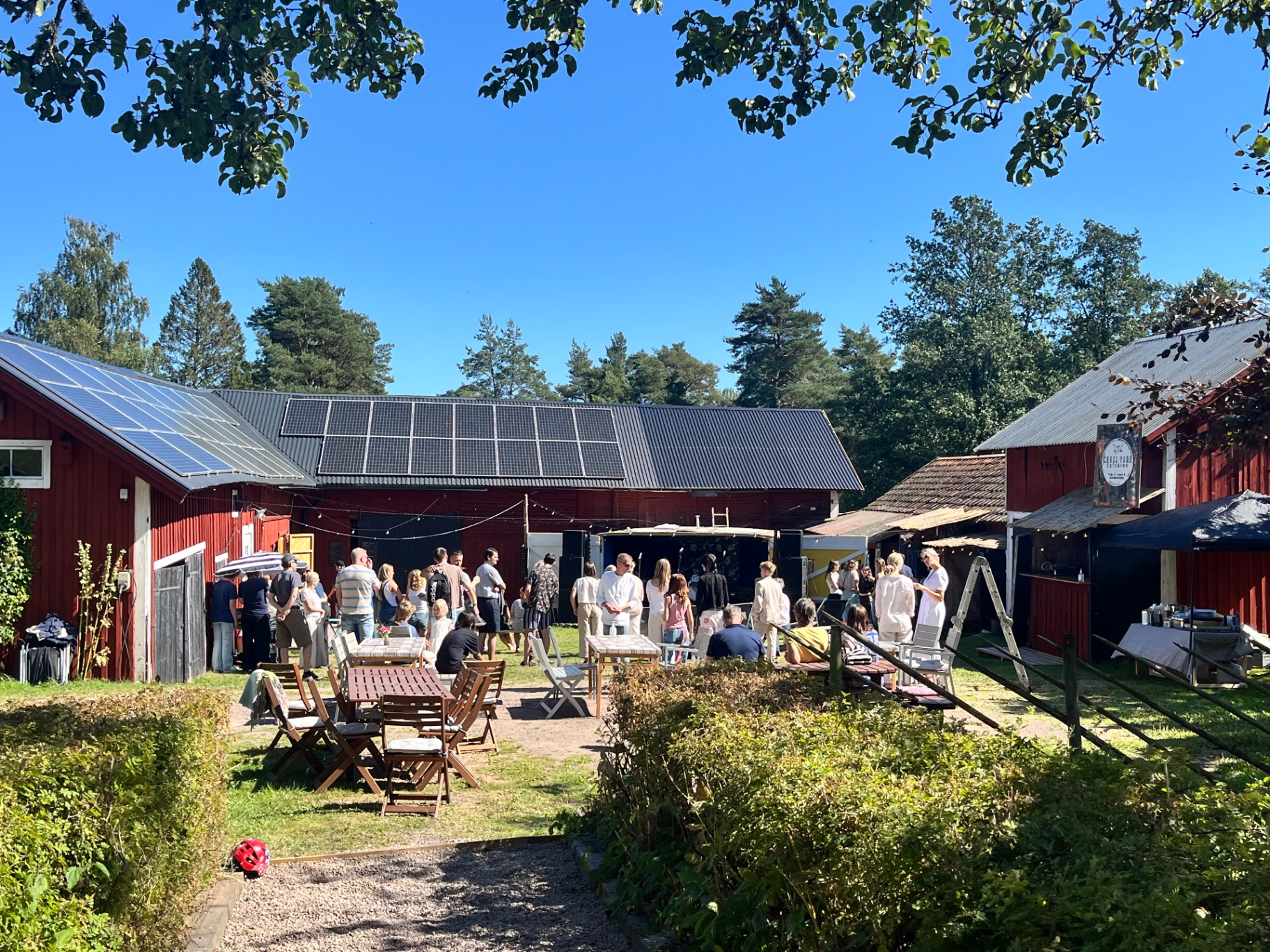 Festivalområdet en solig dag på Kärrgården